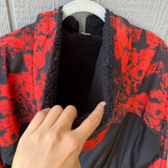 ALO Yoga duality reversible fleece lined zip puffer jacket color block red black - Picture 6 of 16